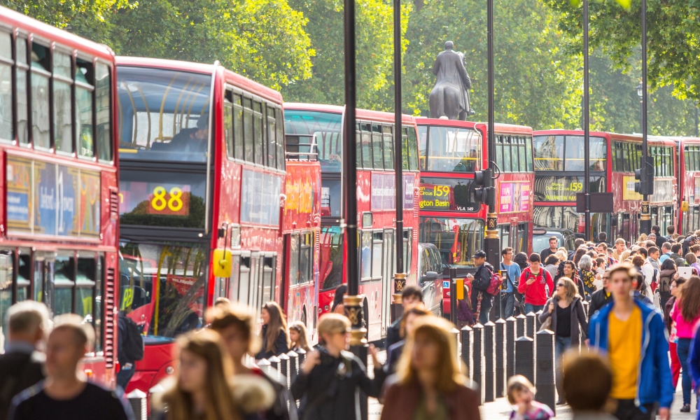 Swindon Station Taxis to London for Shopping and Sightseeing